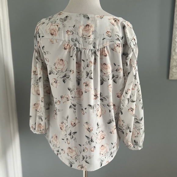 Skies Are Blue Floral Top - Picture 8 of 15